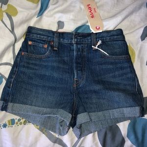 Brand New Levi Shorts Size 26